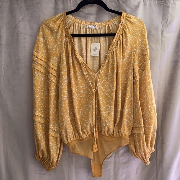 Free People All Tucks Printed Bodysuit Top - Picture 7 of 14